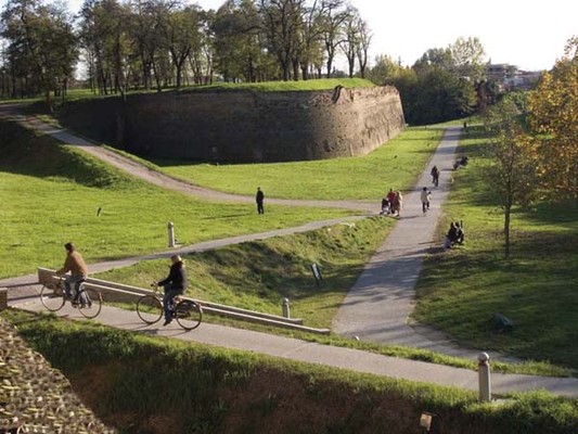 Ferrara and its Wall