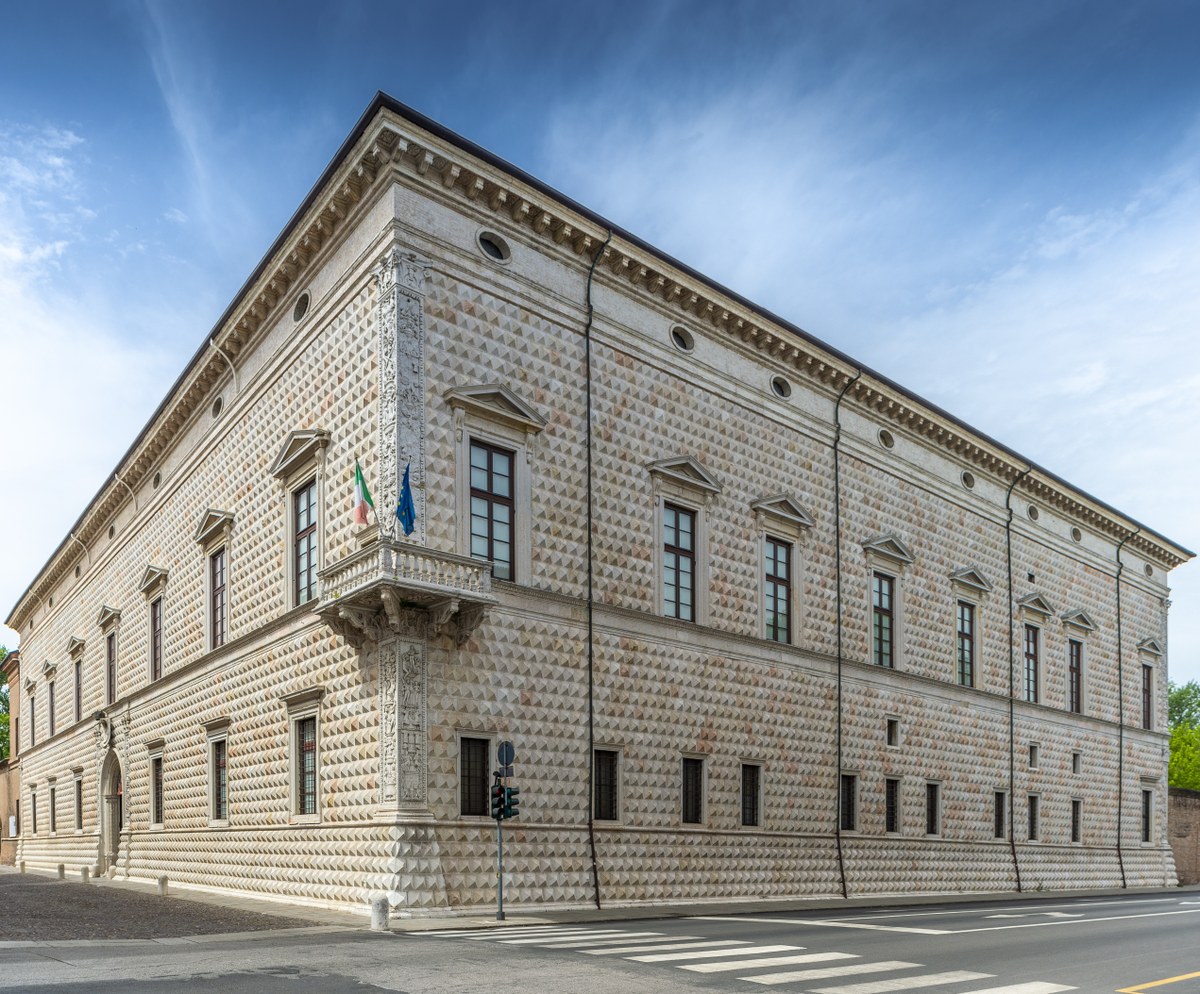 『ALFA ROMEO PALAZZO DEI DIAMANTI FERARA』 Palazzo dei Diamanti - Ferrara Terra e Acqua