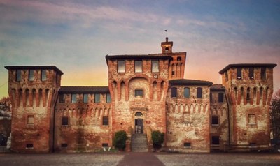 The Fortress, together with Porta Pieve (Pieve Gate) is what remains of the ancient defensive system