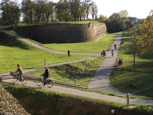 1. Les remparts de Ferrare à bicyclette