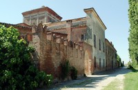 La quattrocentesca villa fu edificata per volontà di Bartolomeo della Rovere, vescovo di Ferrara dal 1474 al 1495, nipote di papa Sisto IV e fratello del successore di costui, Giulio II, Giuliano della Rovere