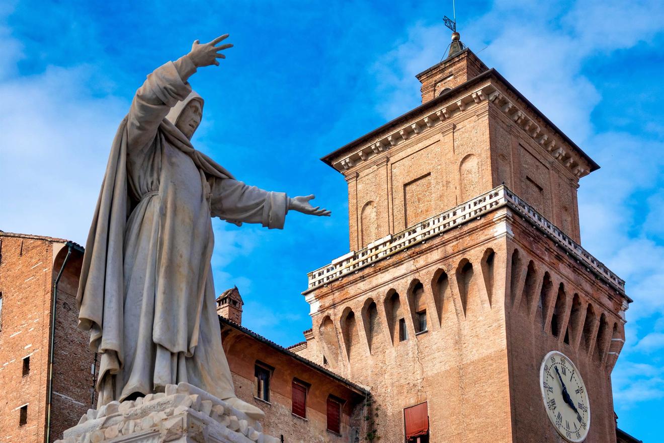 Vivi Ferrara Walking tour Savonarola