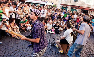 Buskers