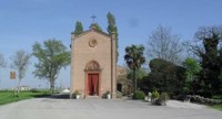 Del santuario si hanno le prime notizie in documenti del XV secolo. La chiesa fu ricostruita nel suo attuale aspetto nel 1910 ed è costituita da un edificio in pietra a vista con tetto a capanna e campaniletto a vela. 