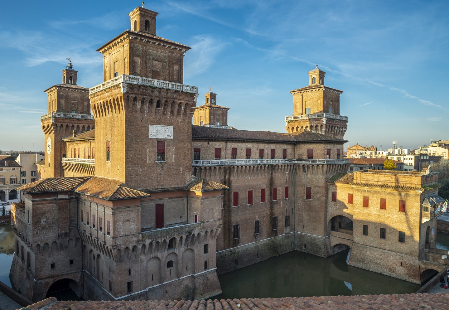 Castello Estense - ph Pierluigi Benini