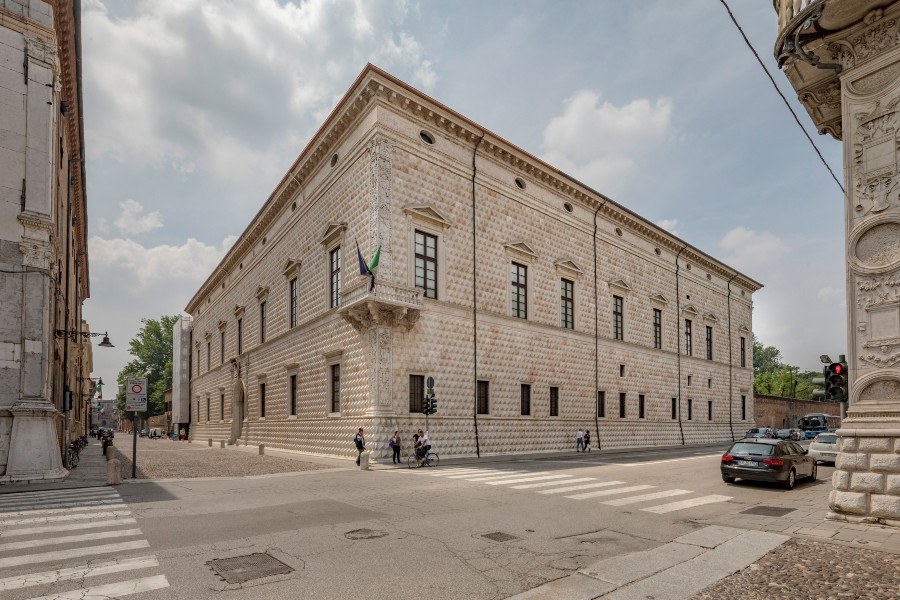 Palazzo dei Diamanti