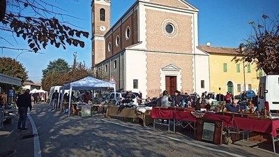 Edizione del mercatino della 5° domenica del mese a Baura (Fe)