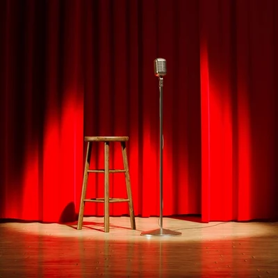 La Stagione di cabaret propone monologhi, sketch e momenti di intrattenimento con artisti selezionati. Un’occasione per assistere a esibizioni dal vivo in un’atmosfera accogliente, all’interno di uno storico teatro cittadino.